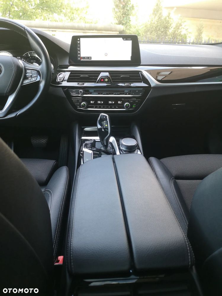 BMW Seria 5 520d xDrive Sport Line sport - 8