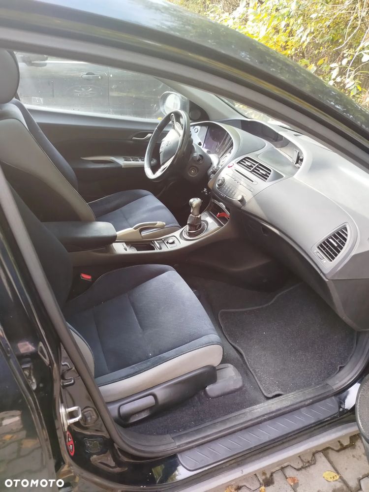 Honda Civic 1.8 Executive - 9