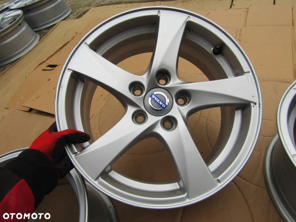 4x Felgi 16 Ford Volvo V60 S60 S80 V70 C30 V40 V50 7j 5x108 ET50 - 16