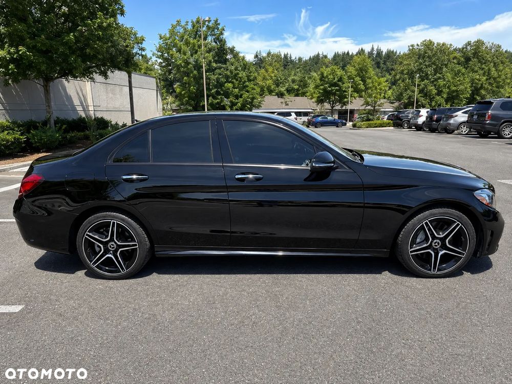Mercedes-Benz Klasa C 300 9G-TRONIC - 21