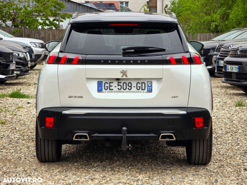 Peugeot 2008 PureTech 155 EAT8 GT - 11