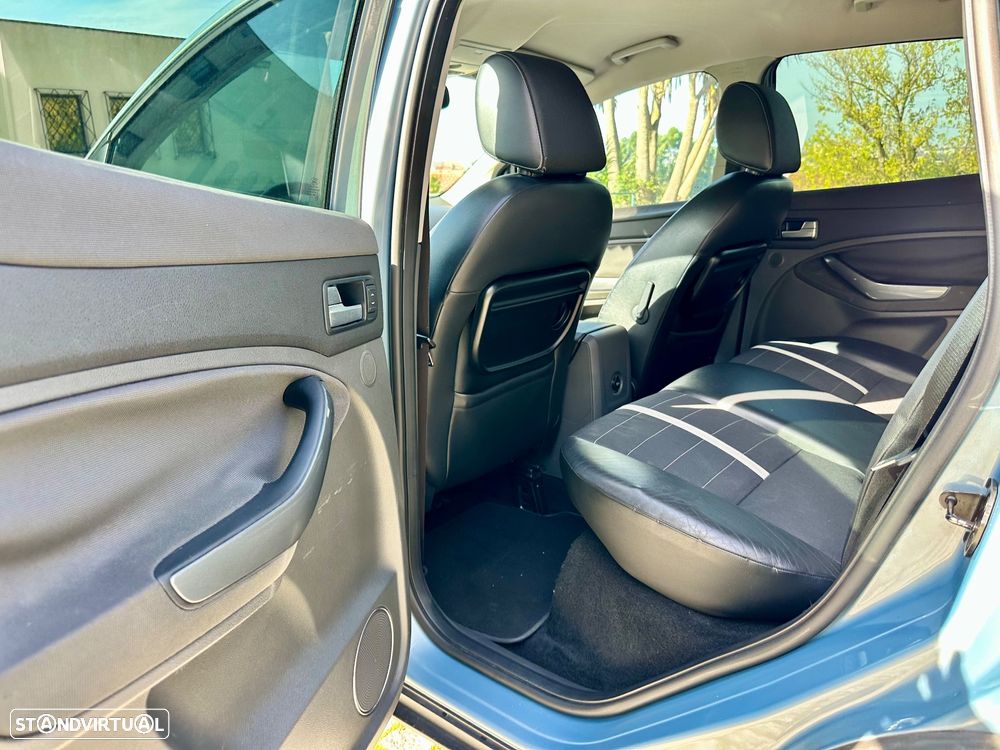 Ford Kuga 2.0 TDCi Titanium - 23