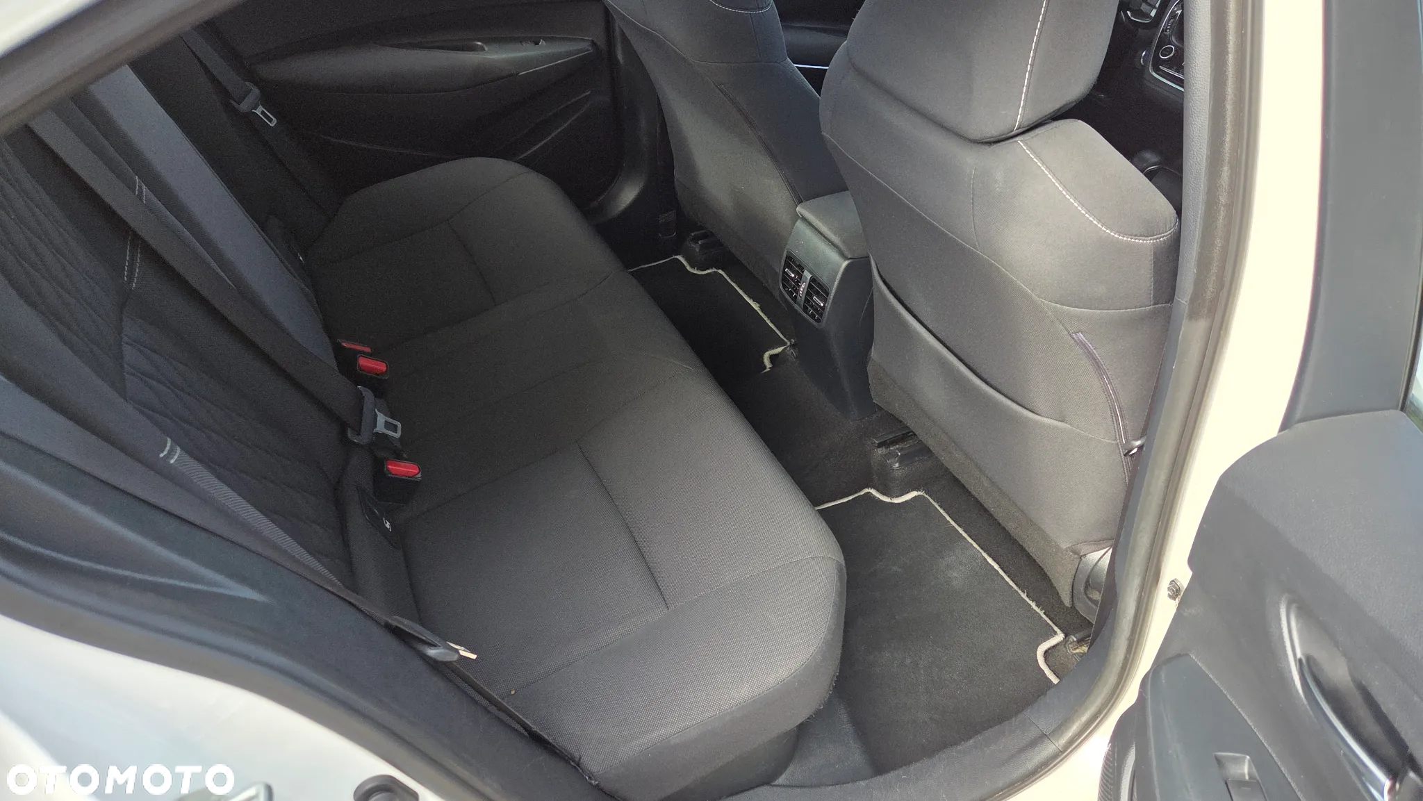 Toyota Corolla 1.8 Hybrid Comfort - 12