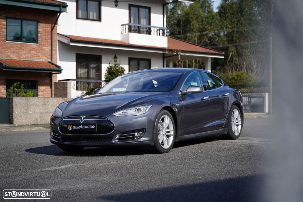 Tesla Model S 85D - 19
