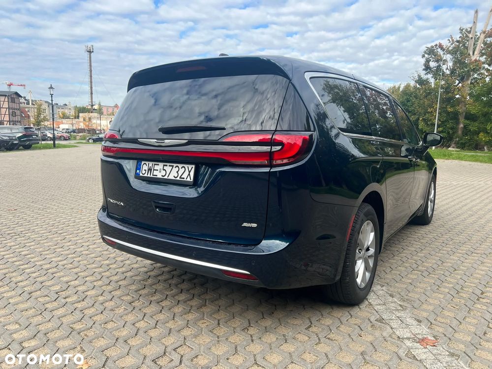 Chrysler Pacifica - 11