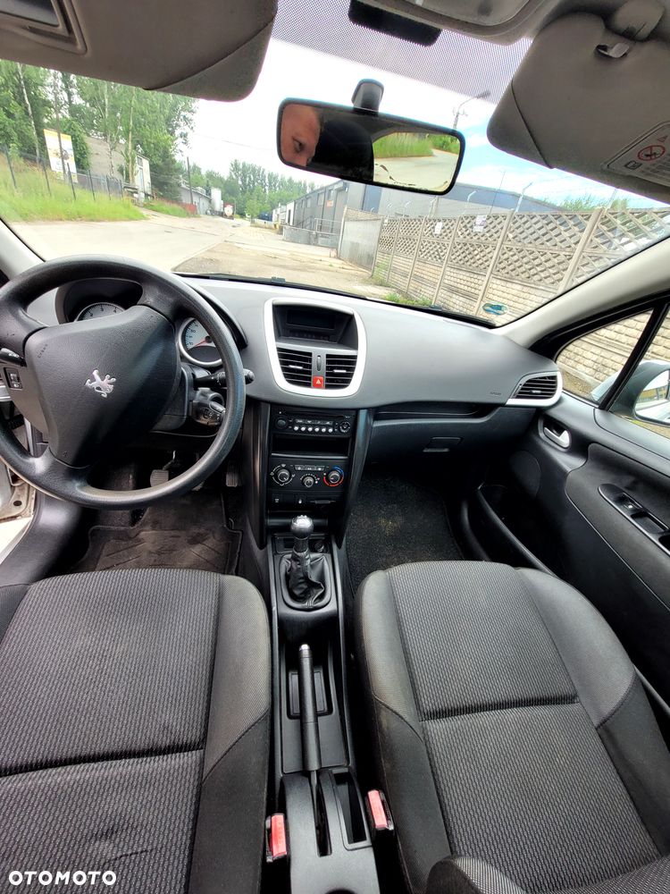 Peugeot 207 1.4 16V Trendy - 8