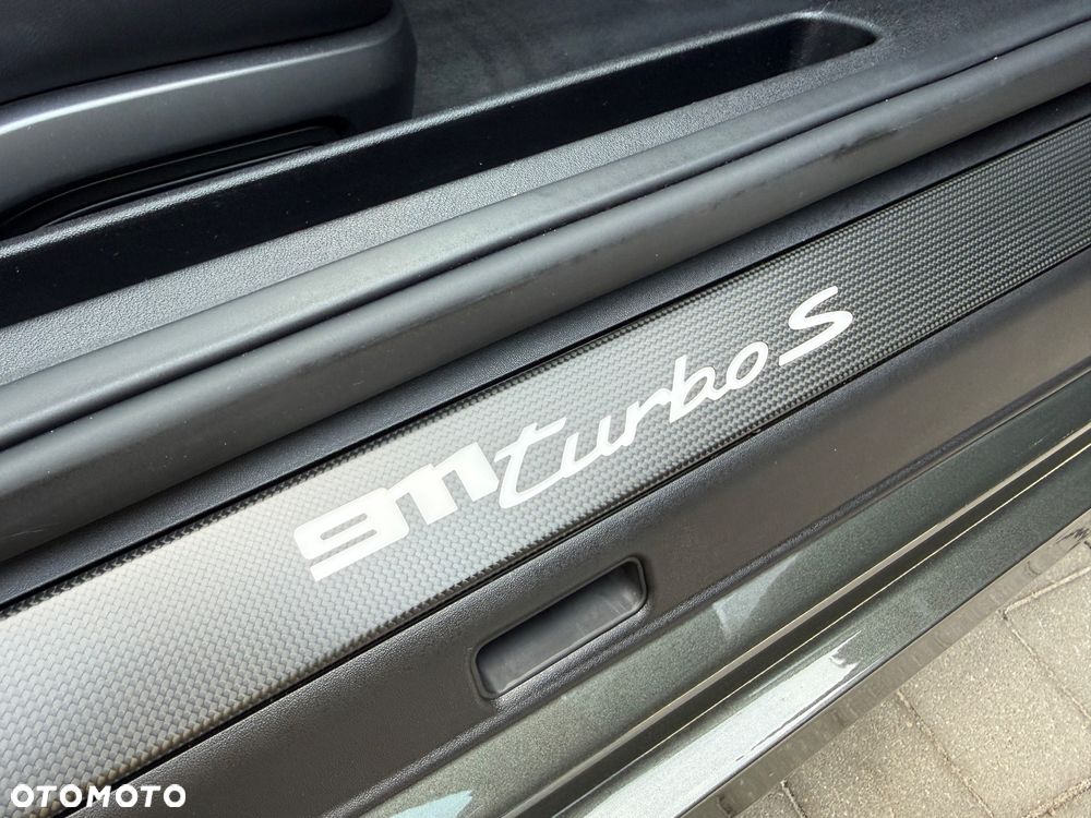 Porsche 911 Turbo S - 16