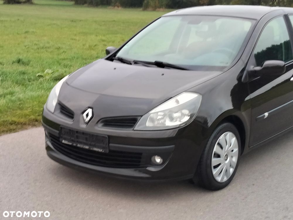 Renault Clio 1.2 16V Luxe Privilege - 2