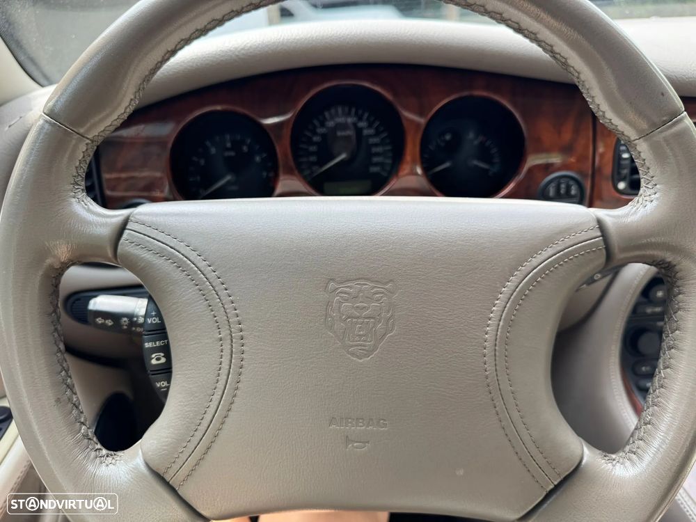Jaguar XJ - 2