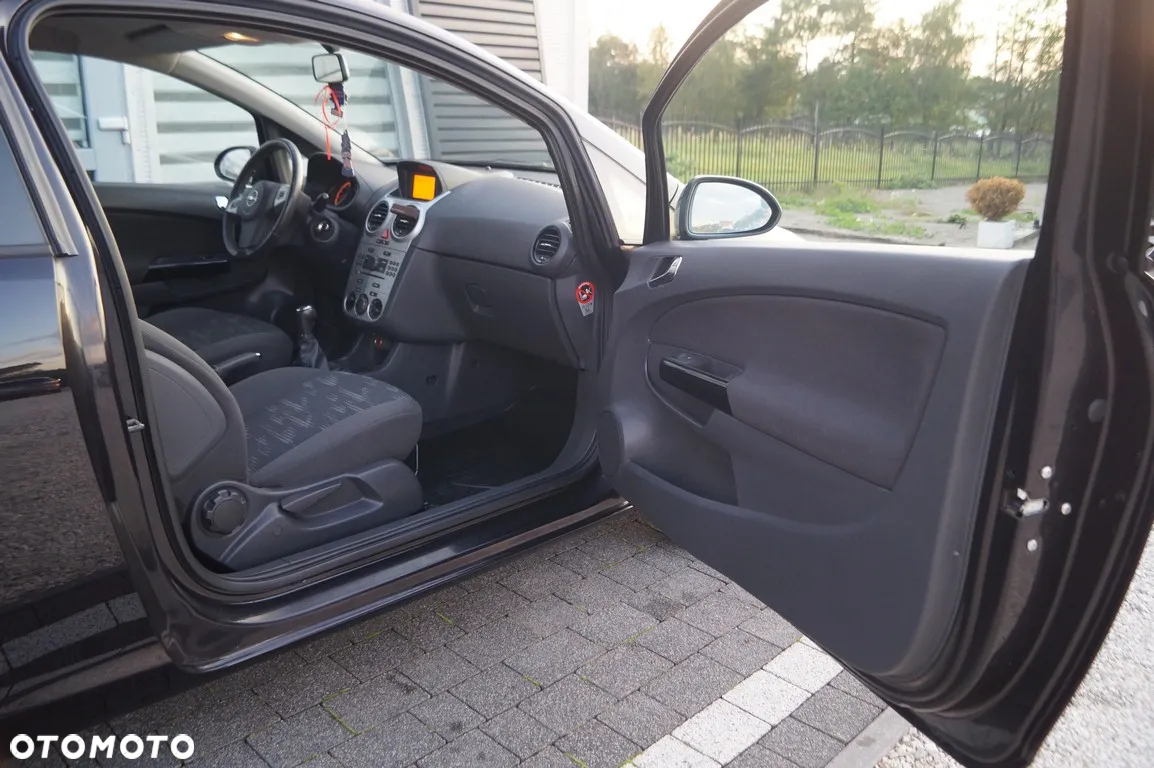 Opel Corsa 1.2 Essentia - 21