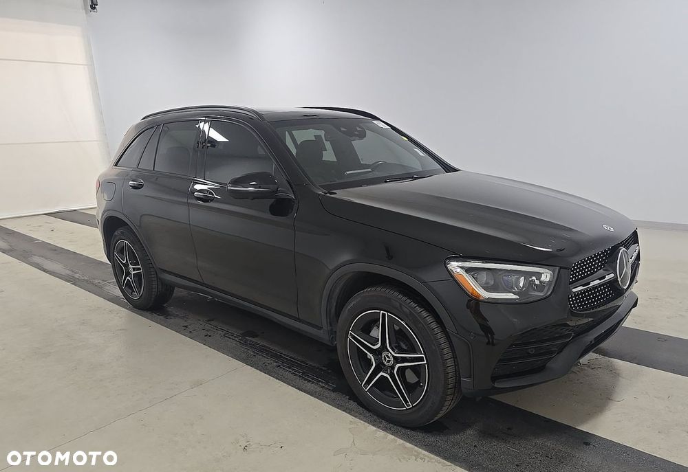 Mercedes-Benz GLC 300 4Matic 9G-TRONIC AMG Line Plus - 2