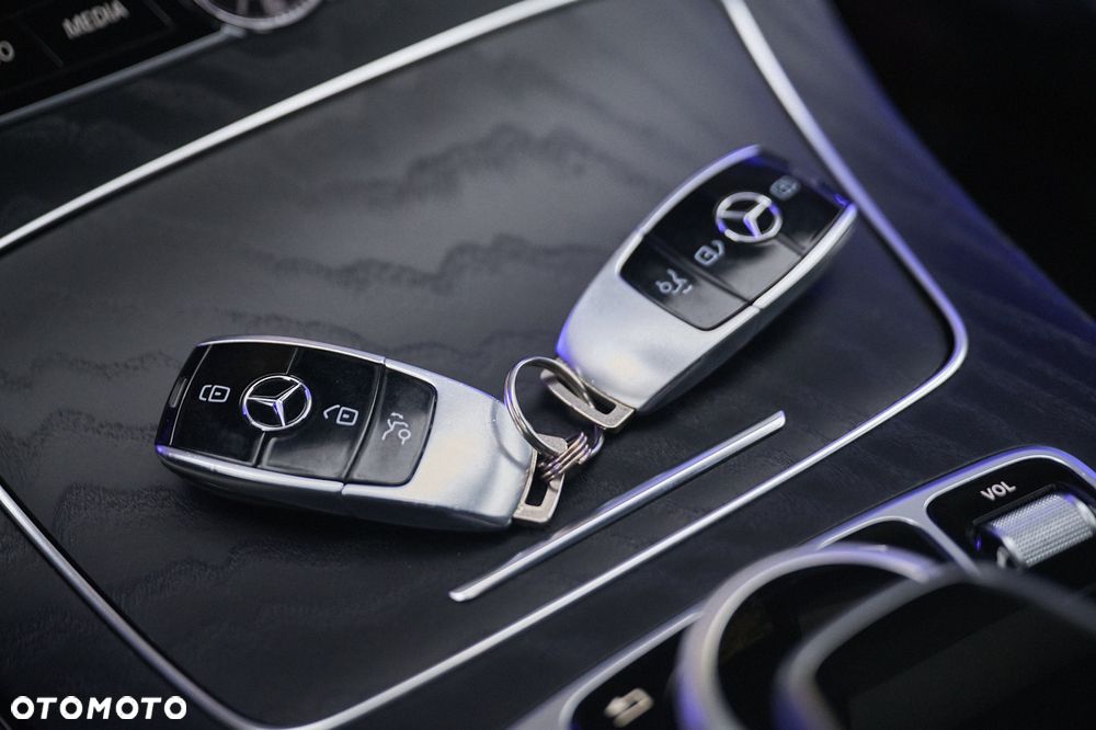 Mercedes-Benz Klasa E 220 d 4-Matic AMG - 30