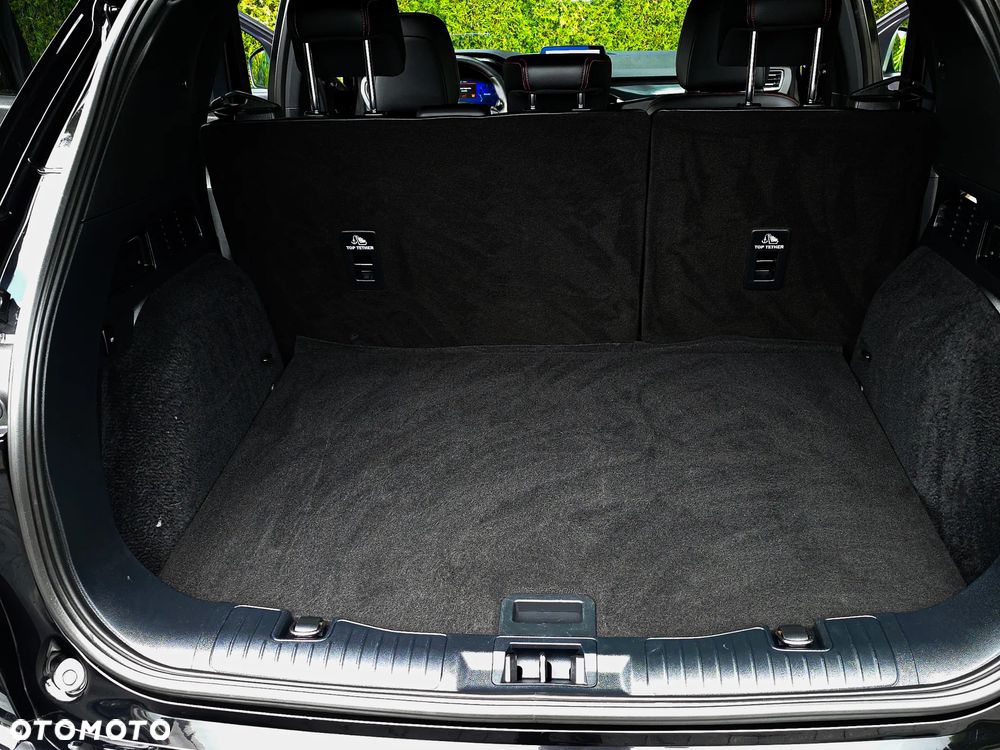 Ford Kuga 2.0 EcoBlue 4x4 ST-LINE X - 24