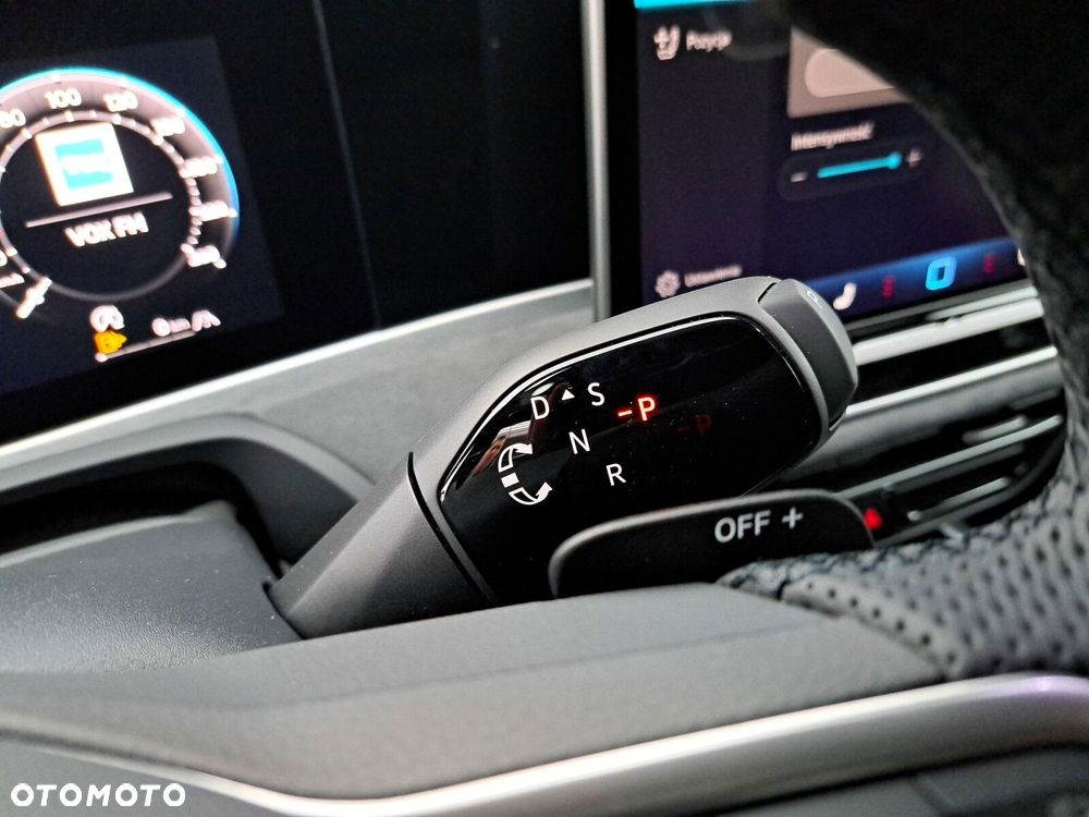 Volkswagen Passat Variant 2.0 TSI R-Line Plus DSG - 24