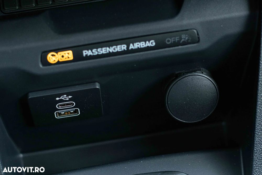 Ford Tourneo Courier 1.0 EcoBoost Titanium - 32