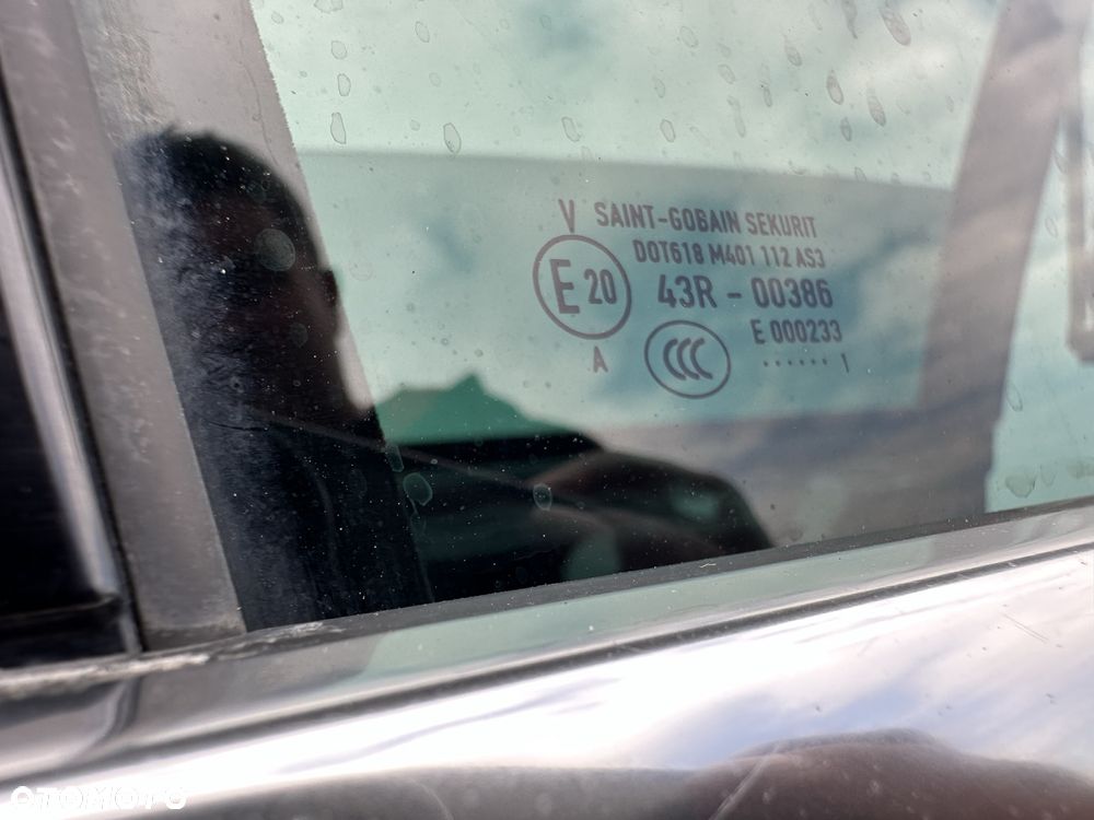 VW TOUAREG 7P 10-18R SZYBA BOCZNA DRZWI PODWOJNA KLEJONA LEWA PRAWA - 7