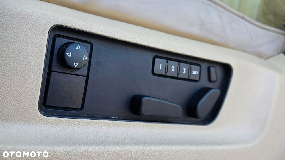 Volkswagen Touareg - 18