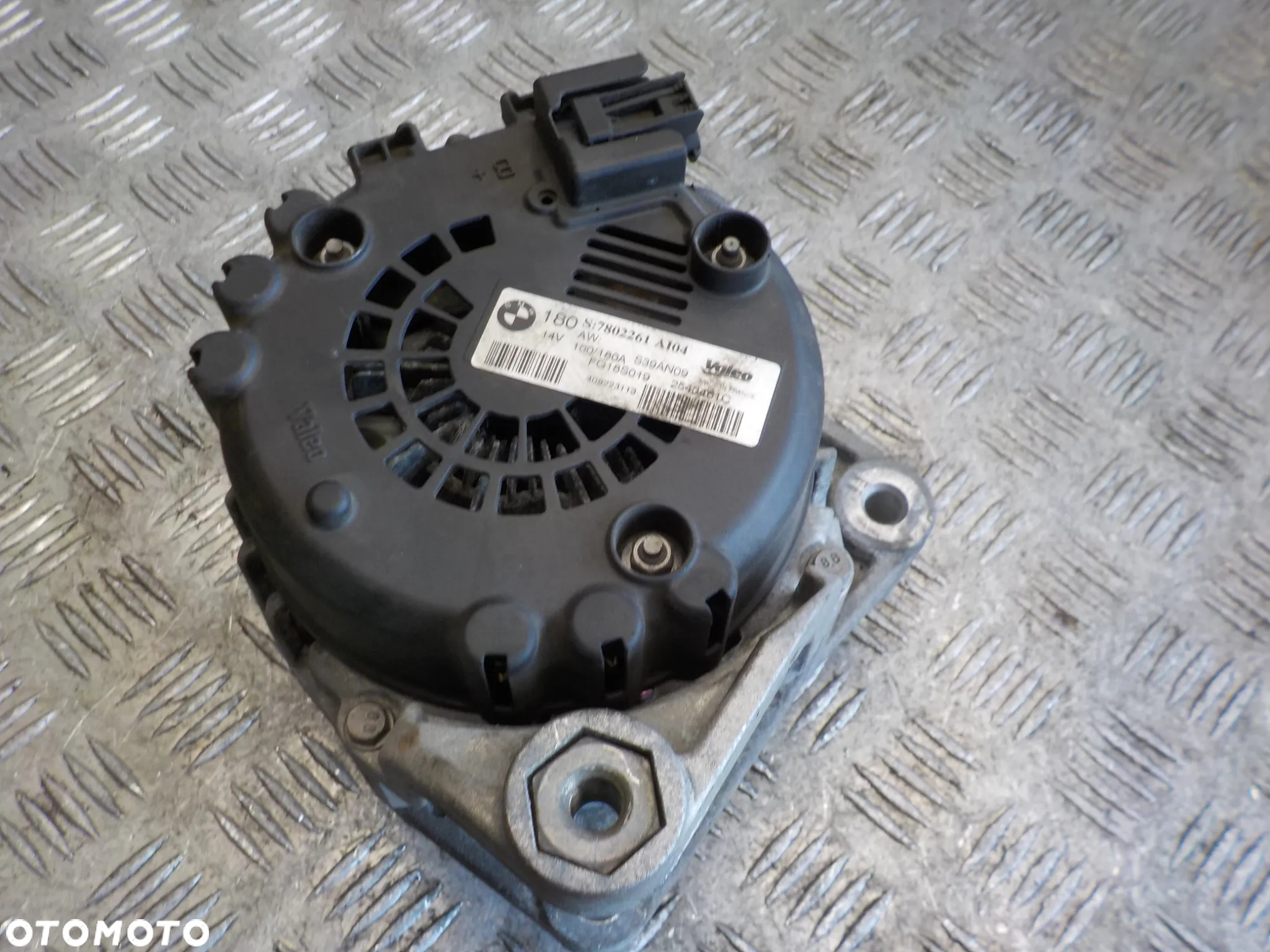 BMW SERIA 1 E87 2.0 D ALTERNATOR 7802261 - 2