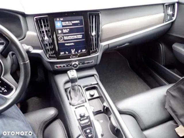 Volvo V90 Cross Country D4 AWD - 20