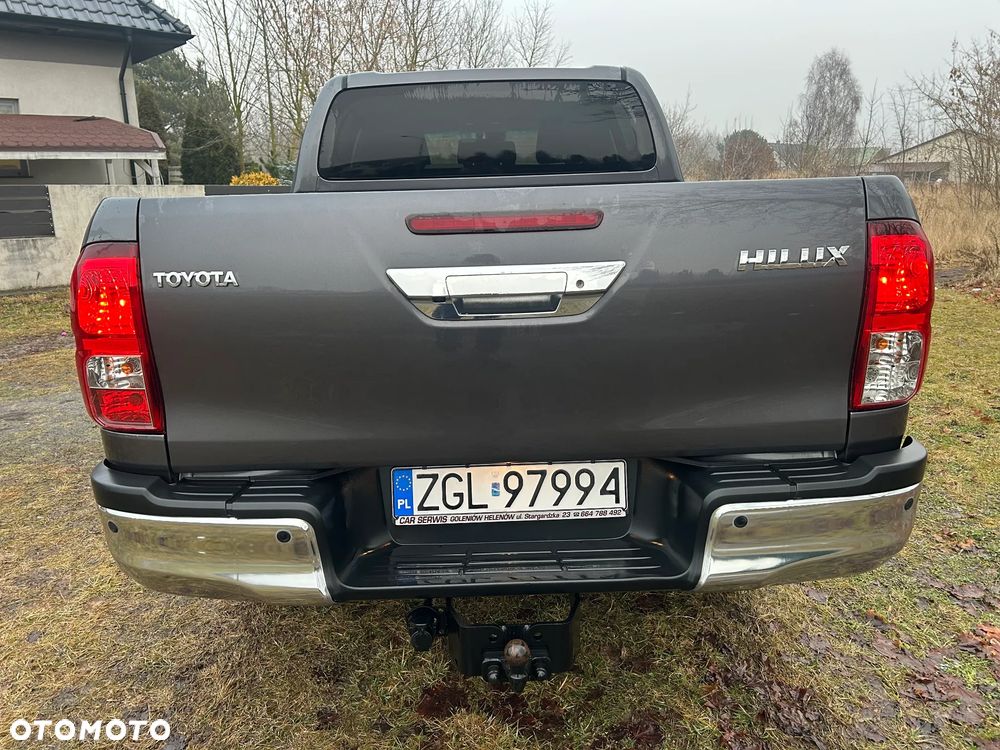 Toyota Hilux 4x4 Double Cab Autm Executive - 5