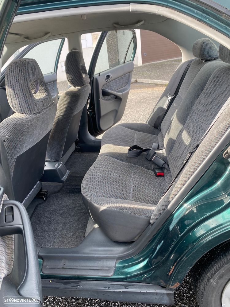 Honda Civic 1.4i S - 12