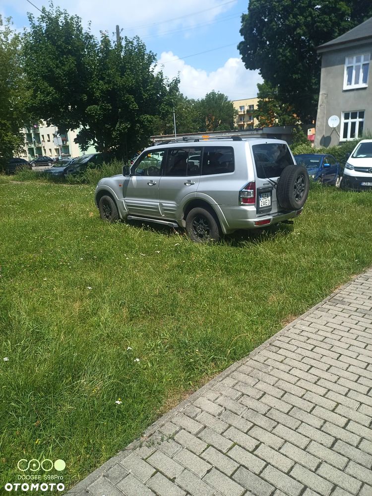 Mitsubishi Pajero 3.5 V6 GDI Elegance - 8