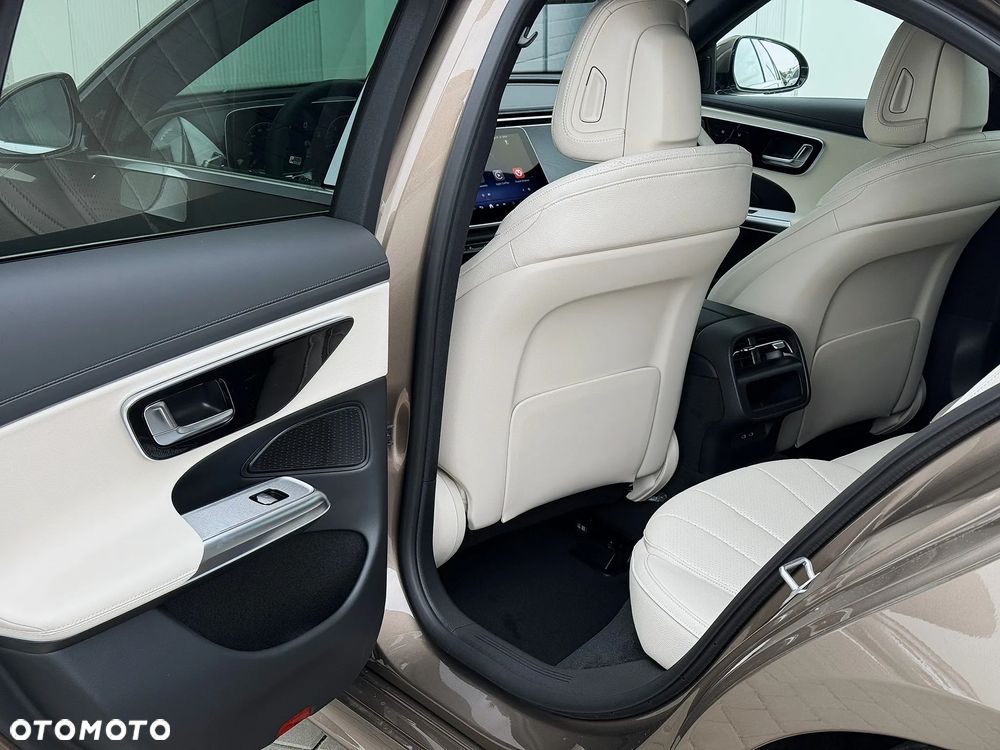 Mercedes-Benz Klasa E - 33