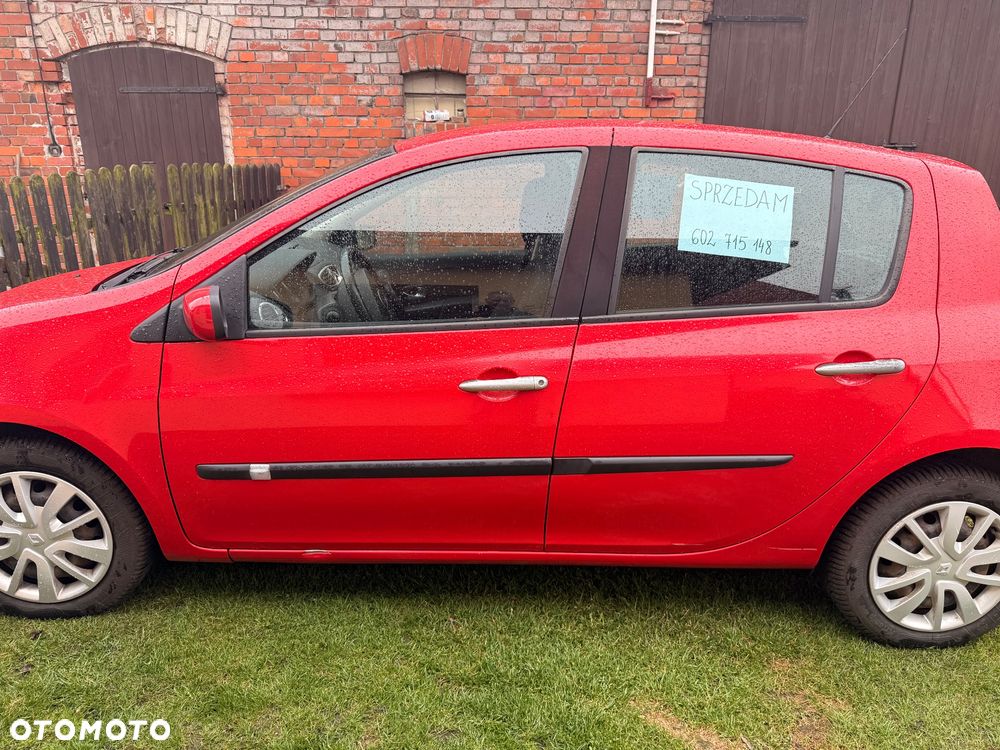 Renault Clio 1.2 16V 75 Expression - 10