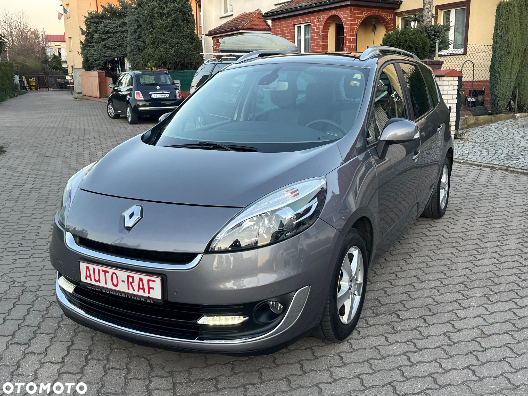 Renault Grand Scenic 1.6 16V 110 Paris - 9