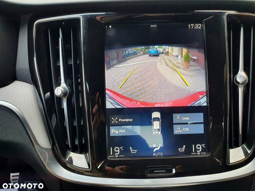 Volvo S60 T4 R-Design - 35