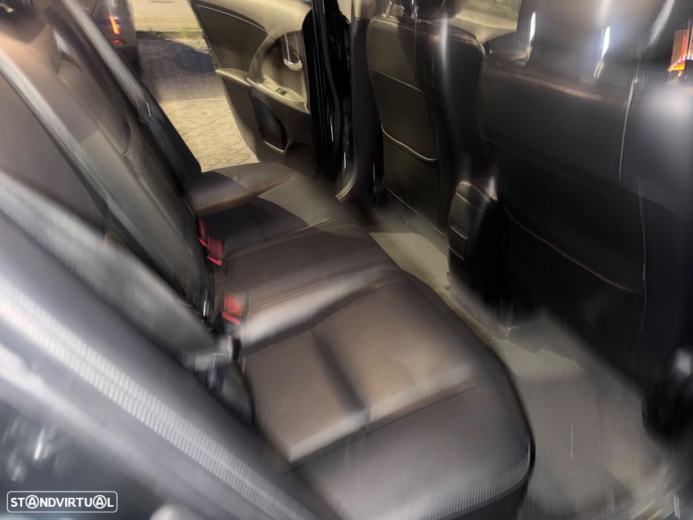 Toyota Avensis - 6