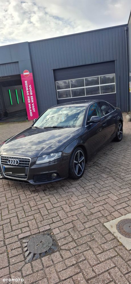 Audi A4 Limousine