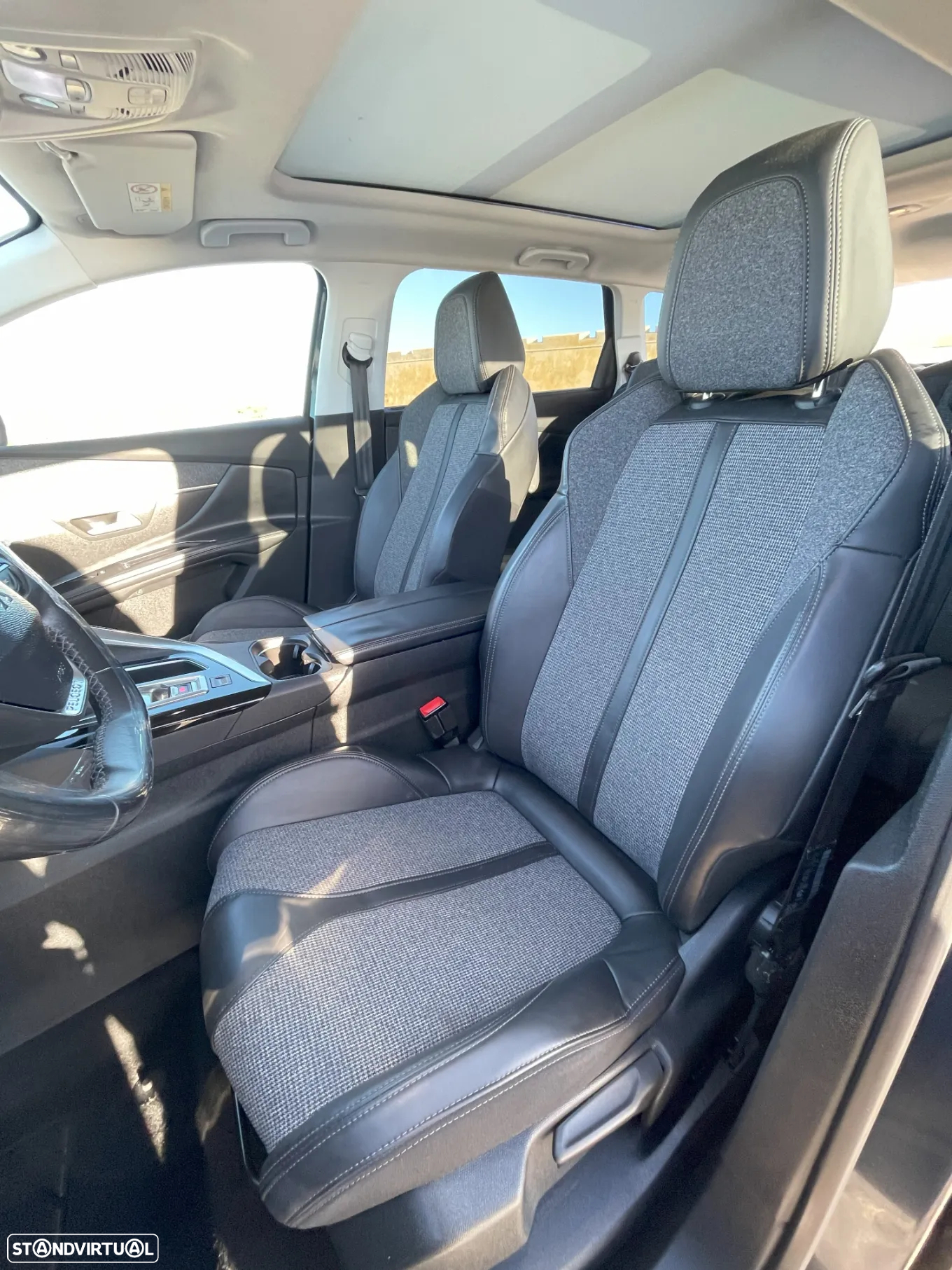 Peugeot 5008 1.2 PureTech Allure EAT6 - 19