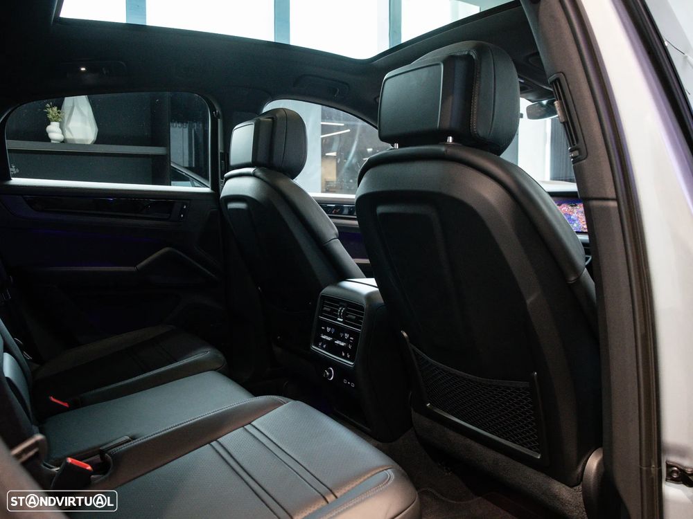 Porsche Cayenne Coupé E-Hybrid Black Edition - 38