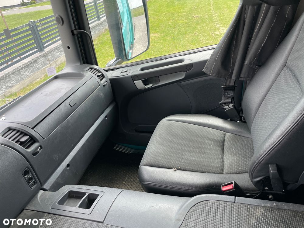 Scania P320 Kabina Sypialna Winda 9,30 Długość - 32