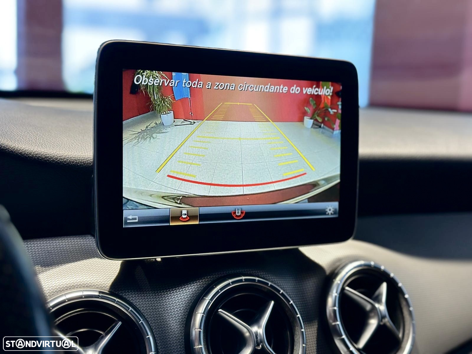 Mercedes-Benz CLA 180 Shooting Brake d Peak Edition - 13