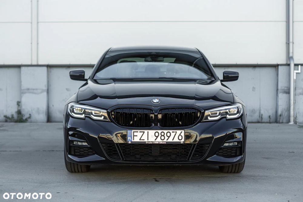 BMW Seria 3 320d xDrive M Sport Shadow - 11