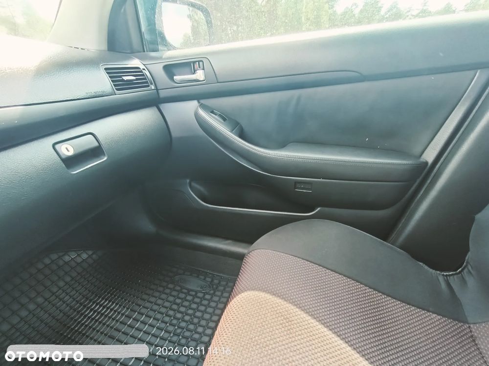 Toyota Avensis 2.0 D-4D Sol - 25