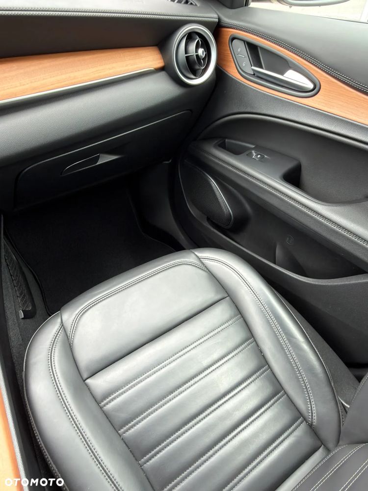 Alfa Romeo Stelvio 2.0 Turbo TI Q4 - 31