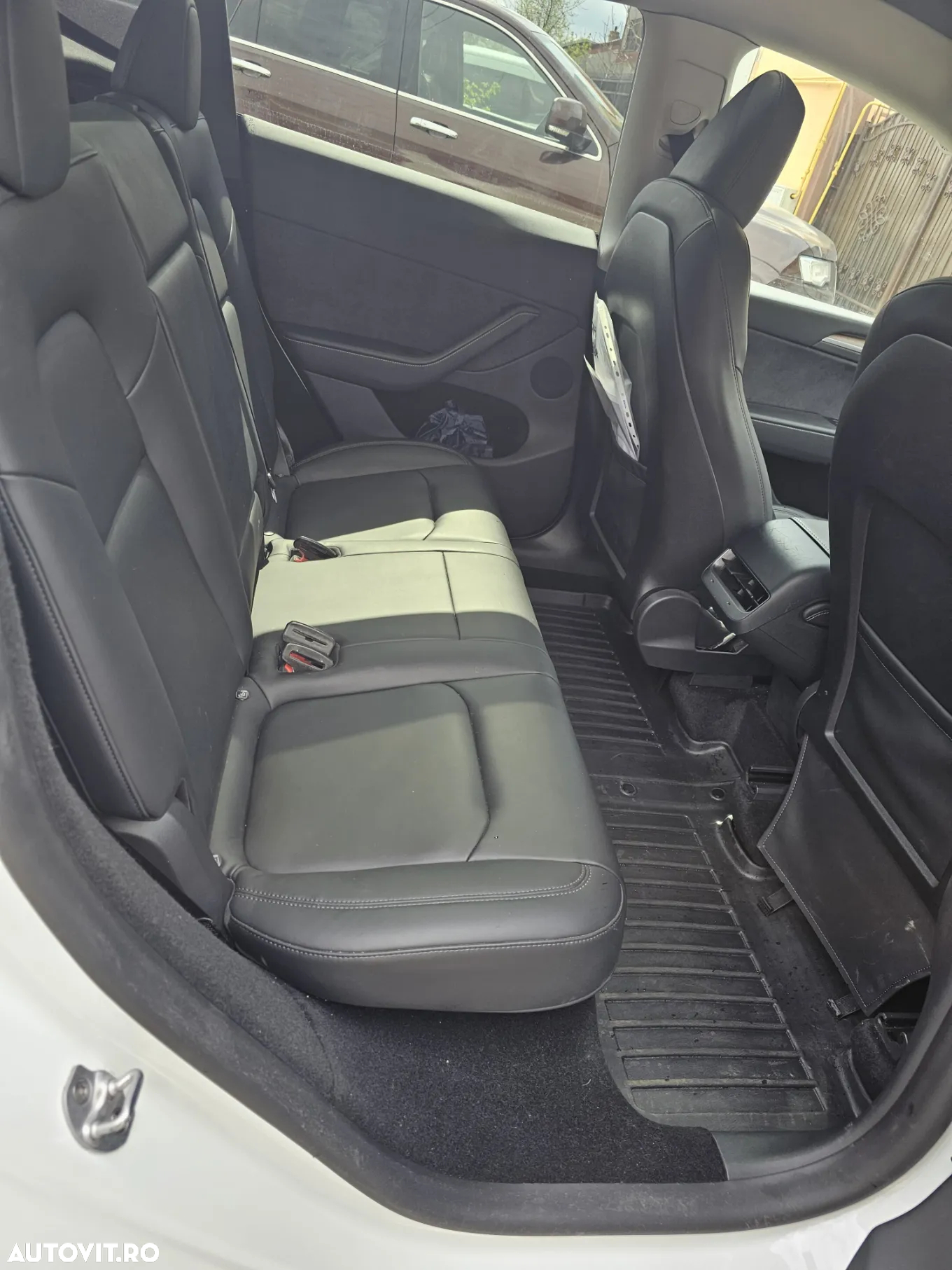 Tesla Model Y Long Range Dual Motor AWD - 21