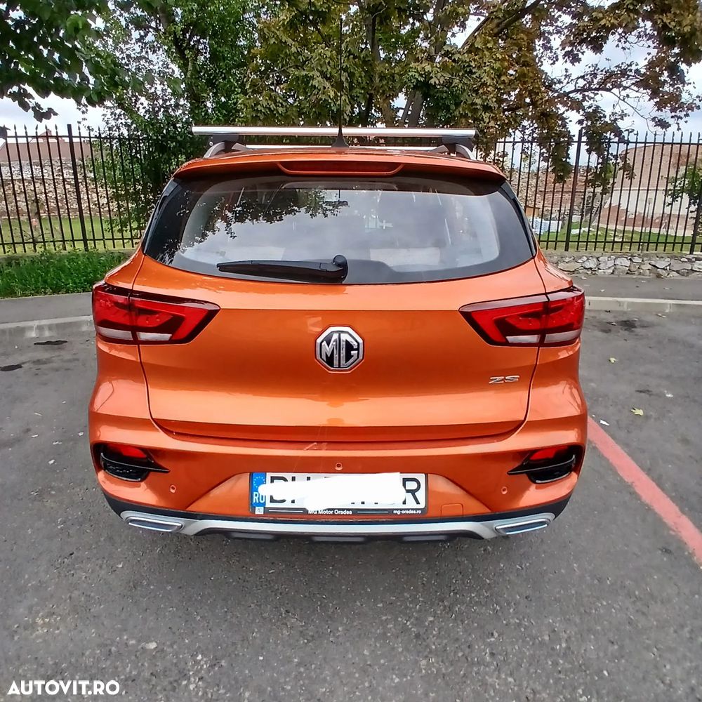 MG ZS - 4