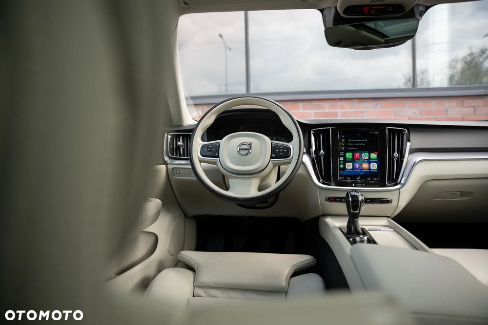 Volvo V60 D3 Drive-E Momentum - 26