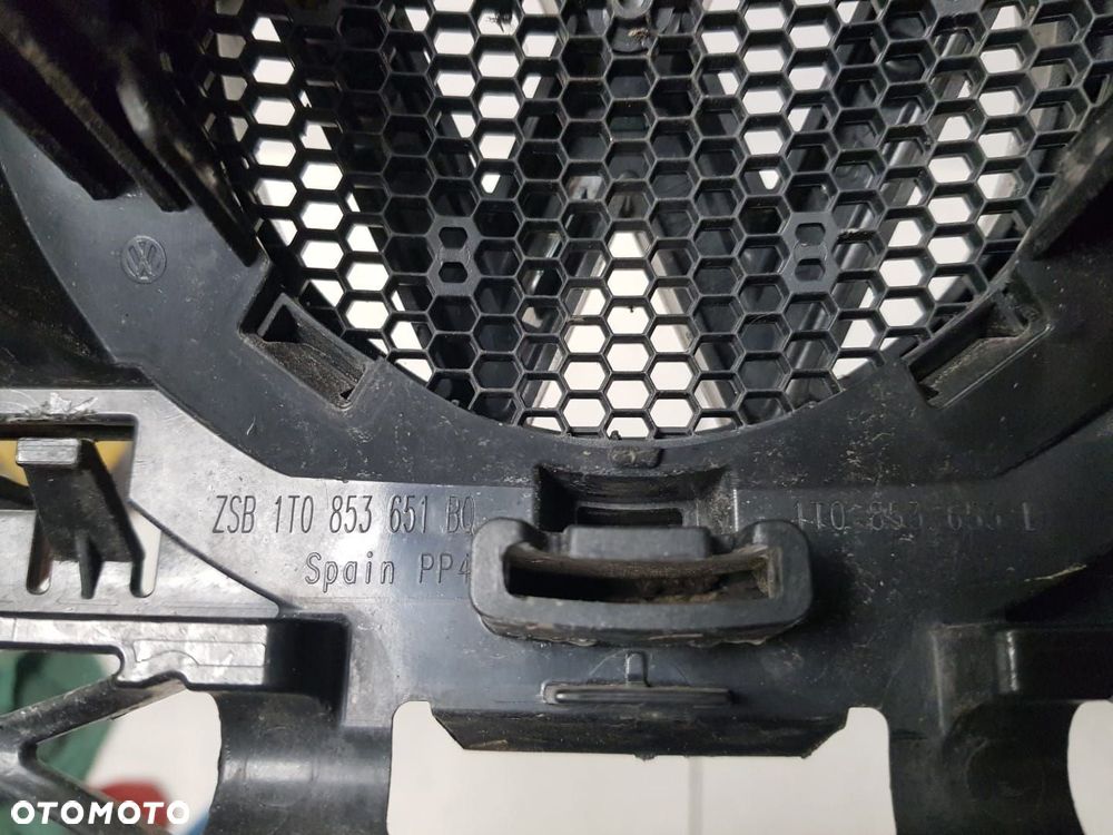 VW CADDY 2K5 10-15 GRILL ATRAPA ZDERZAKA 2K5853651 ORYGINAŁ - 9