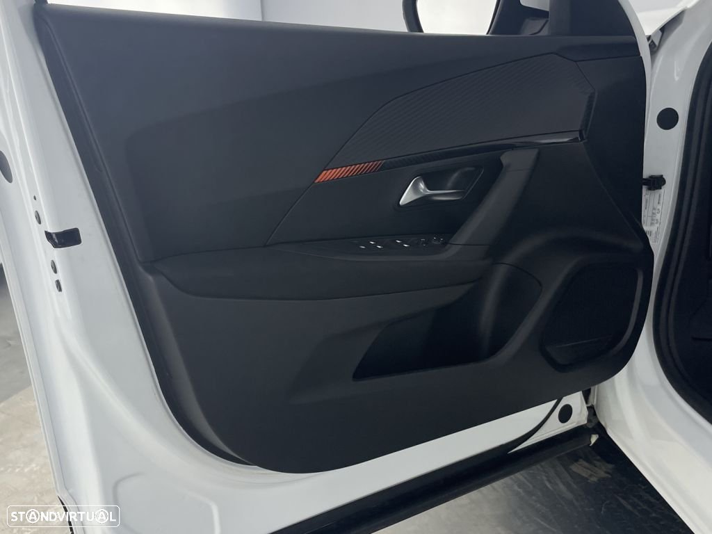 Peugeot 2008 1.2 PureTech Active Pack - 21
