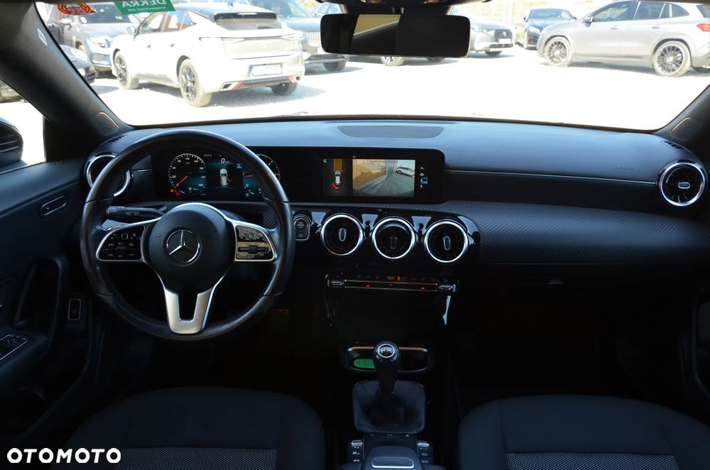 Mercedes-Benz CLA 180 d - 21