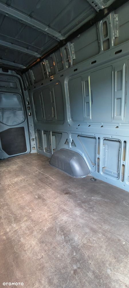 Mercedes-Benz Sprinter - 24