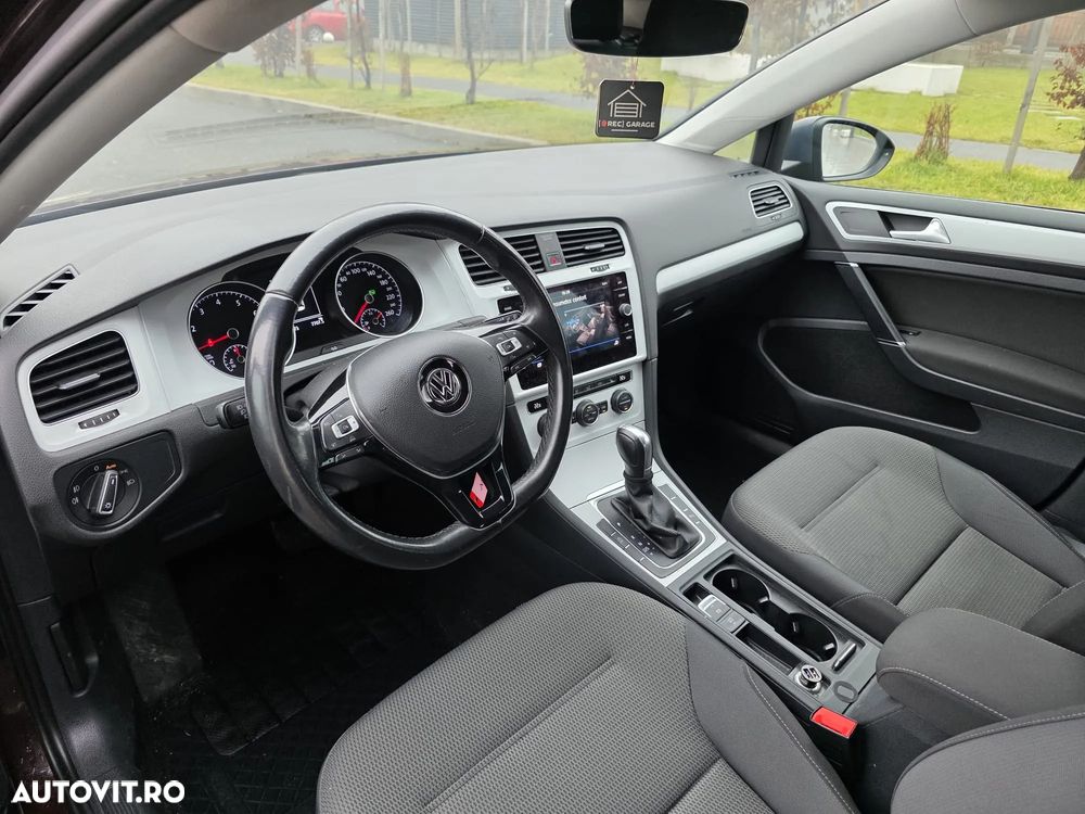 Volkswagen Golf - 8