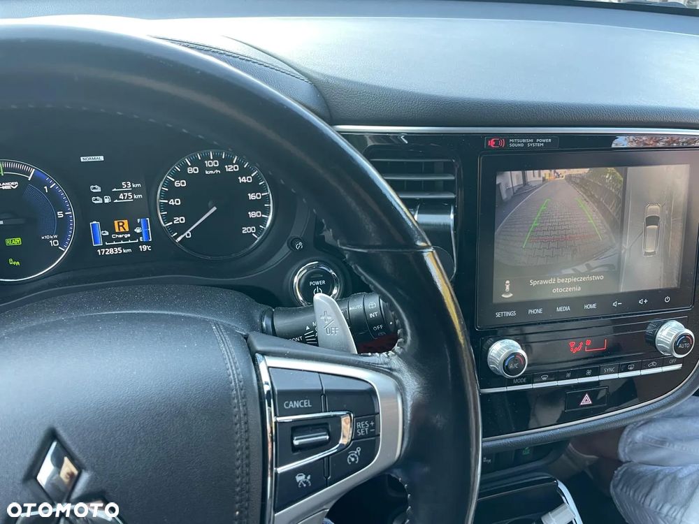 Mitsubishi Outlander PHEV Intense + - 5