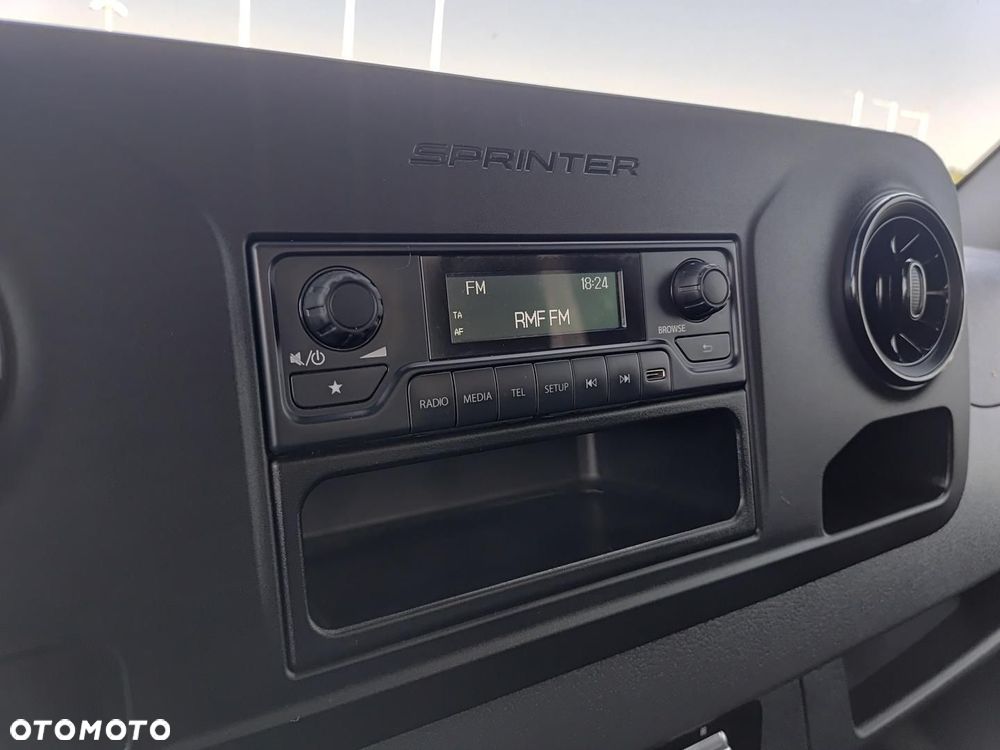 Mercedes-Benz Sprinter - 30