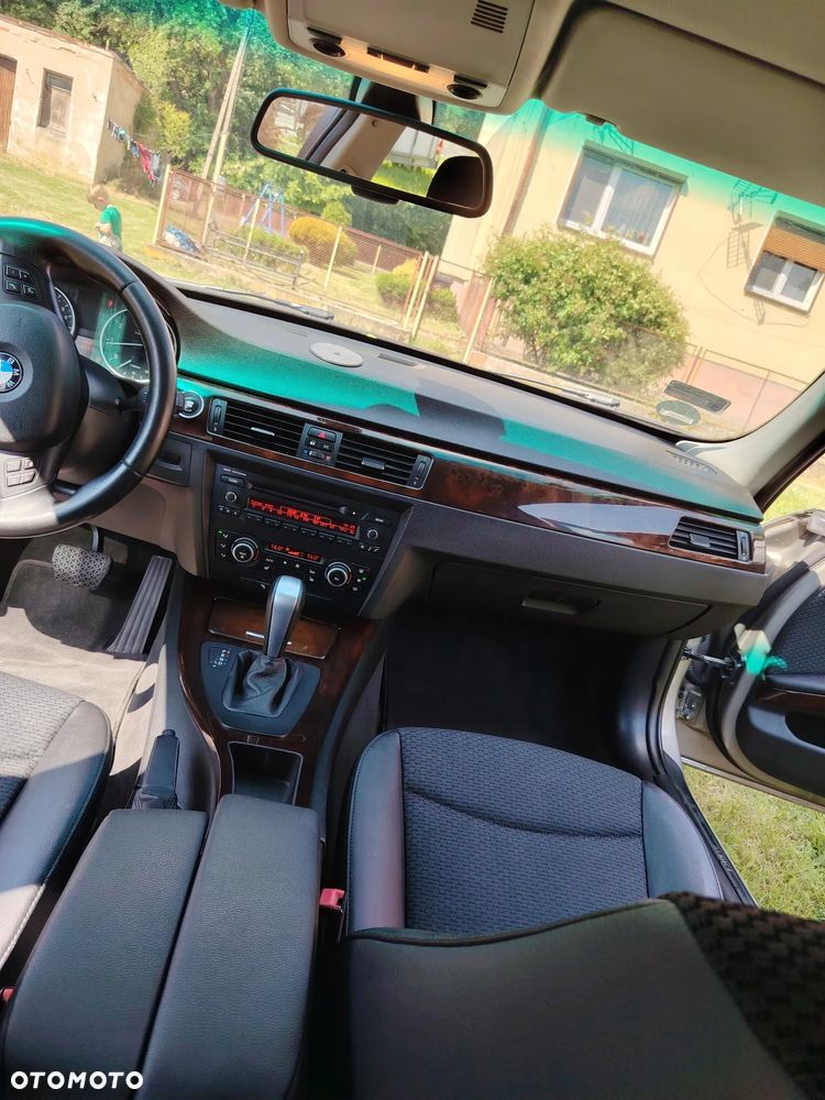 BMW Seria 3 318i - 14